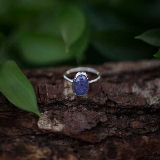 Tanzanite dress ring size 6.75