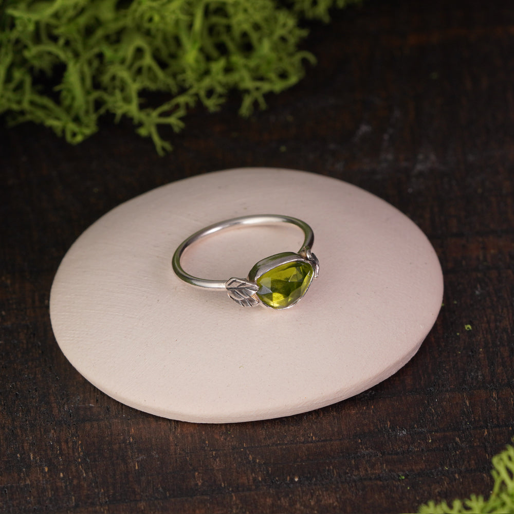 Vesuvianite leaves ring