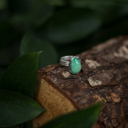 Chrysoprase Teardrop Ring – Silver Triple Band