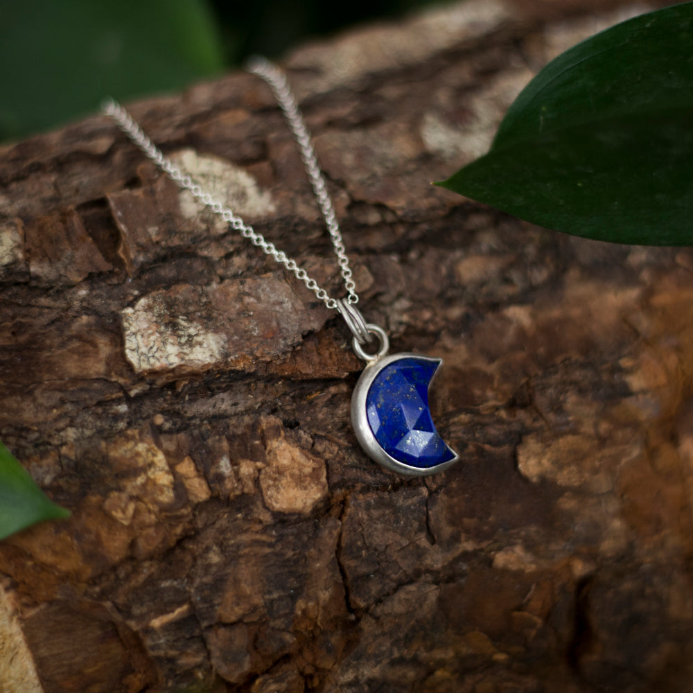 Lapis Moon Necklace – Midnight Silver Pendant