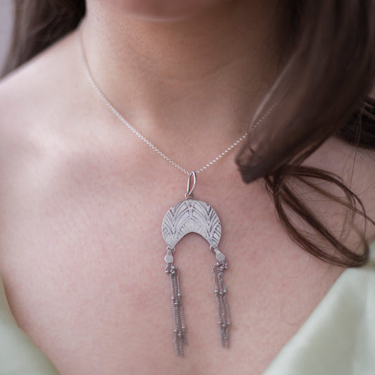 Duomo Pendant Necklace – Silver Arched Design