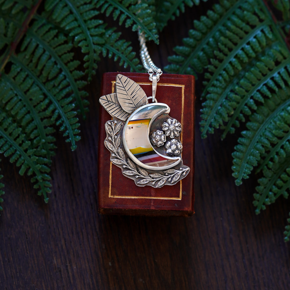 Isolde surfite moon necklace
