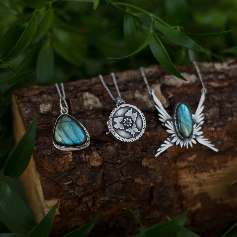 Radiant Grace Necklace – Sterling Silver Winged Pendant with Labradorite
