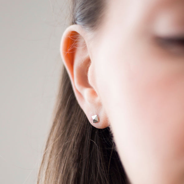 Sunroad Pyramid Studs – The Elven Smith