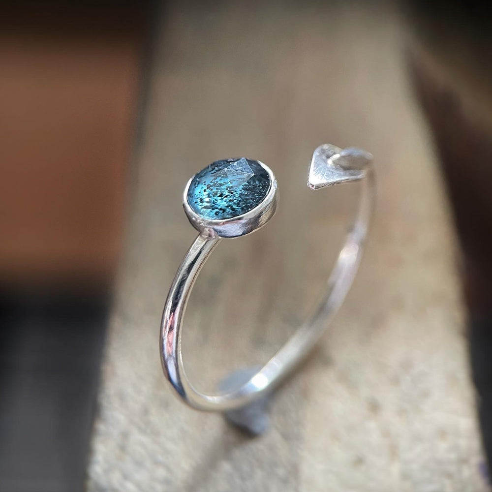 Leaf wrap ring kyanite