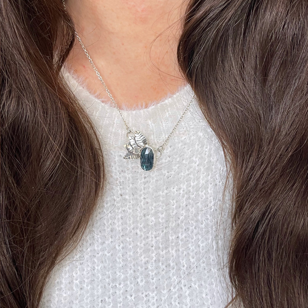 Moss Kyanite mini garland pendant