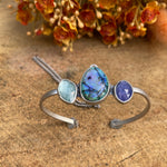 Handchain with opal