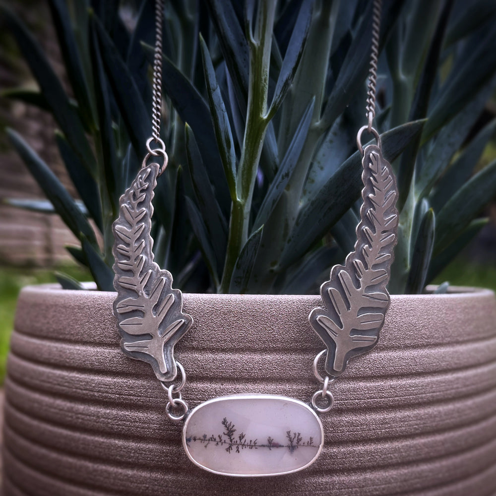 Winged leaf dendritic agate pendant