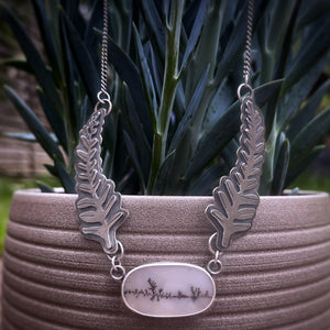 Winged leaf dendritic agate pendant
