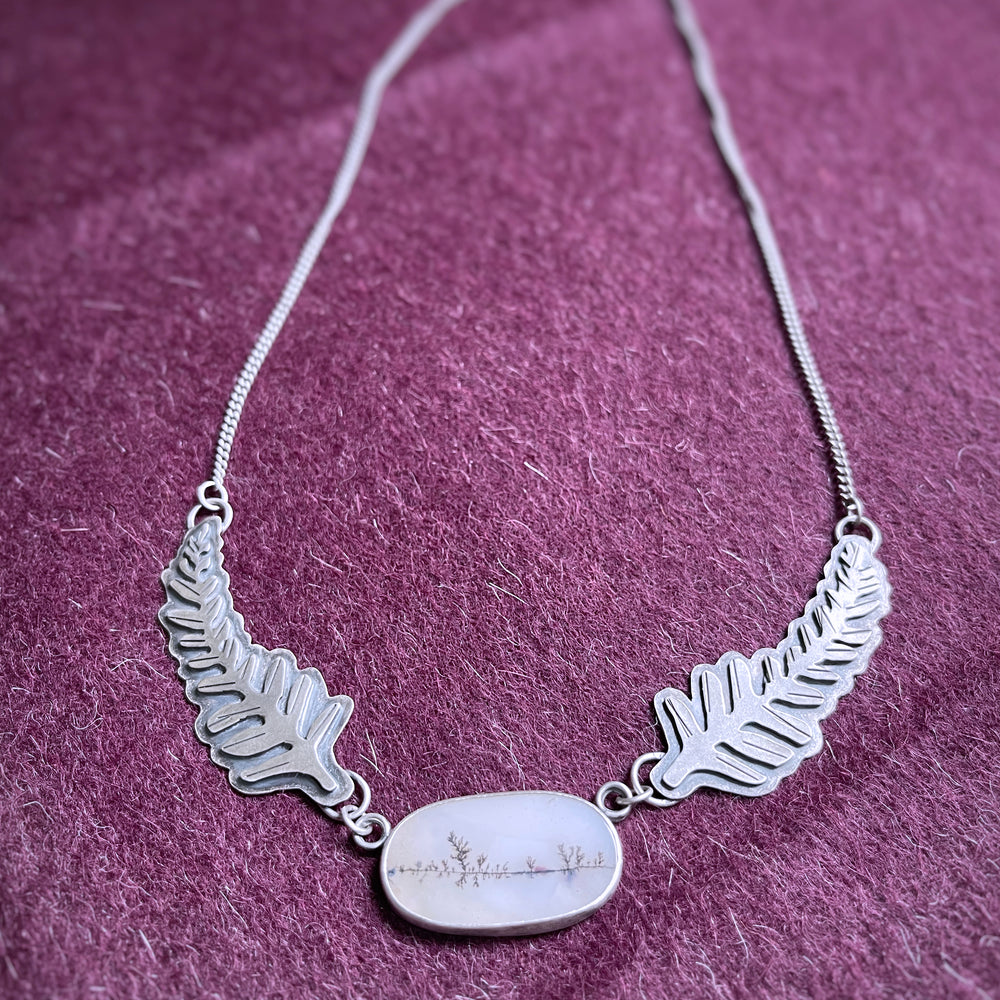 Winged leaf dendritic agate pendant