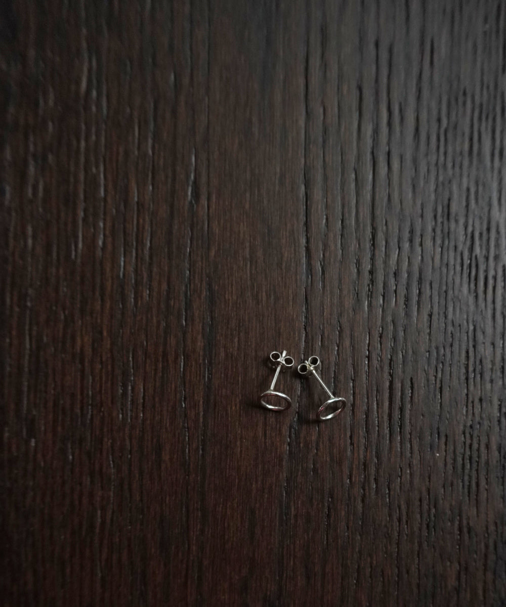 Circle studs