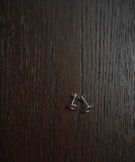 Circle studs