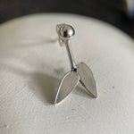 Leaf stud earrings